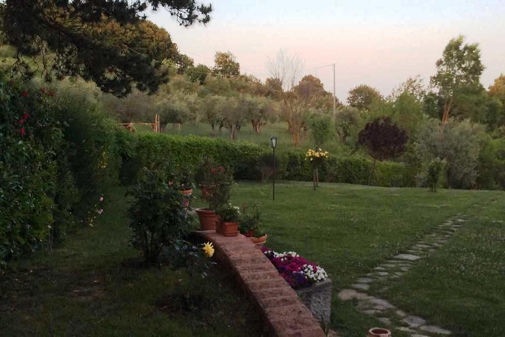 Agriturismo La Bicocca - Apt. "Il Leccio" Castel Rigone Szoba fotó